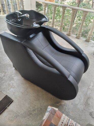 Salon, tibbi mebel dəsti: Gözəllik salonu üçün mebel dəsti Tərkib: - Saç yuma stolu: qara — 47