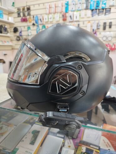 мото: Moto kask satılır ls2 s razmerdi işlendiyi üçün m de gedir cızıqları
