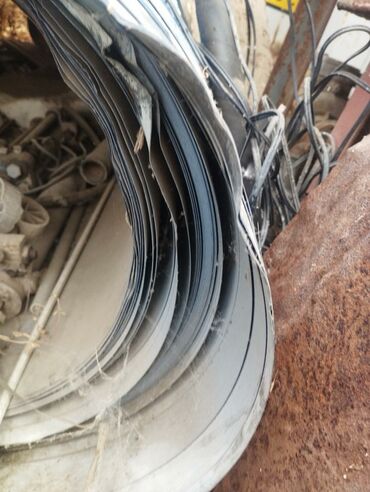 Другое оборудование для производства стройматериалов: Гильотина, разматыватель ( клеть) остаток кровельного металла, все — 9