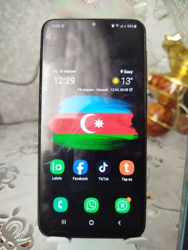 50 manata telfonlar: Samsung A10, 32 GB