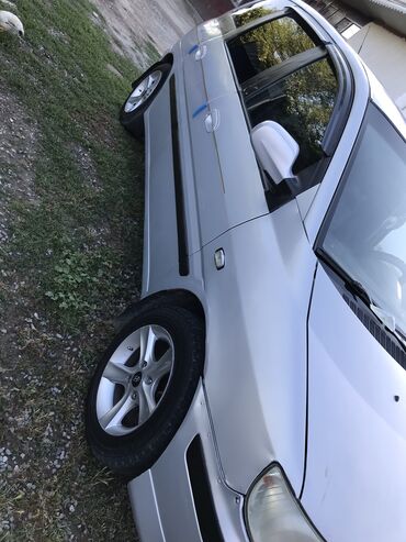 сатам же алмашам: Hyundai Matrix: 2002 г., 1.6 л, Механика, Бензин, Универсал
