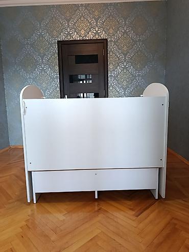 Ev və bağ: Oğlan və qız üçün, İşlənmiş, Dördbucaq, Beşik, Dəstsiz, Matras ilə, Yellənmə mexanizmsiz — 4