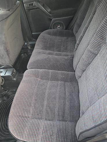 авто унаа сатылат: Volkswagen Golf: 1993 г., 1.8 л, Кол менен иштөөчү, Бензин, Универсал — 8
