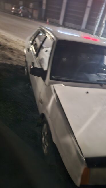 ВАЗ (ЛАДА): ВАЗ (ЛАДА) 2109: 1999 г., Механика, Хэтчбэк — 3