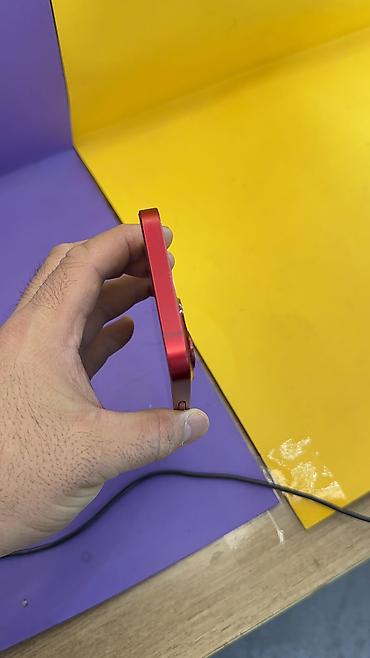 Apple iPhone: IPhone 13, Б/у, 128 ГБ, 80 % — 3