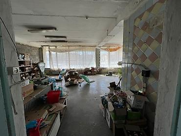 Продажа магазинов: Продается помещение под бизнес г.Нарын возле центральной трассы цена — 8