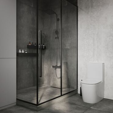 Другая сантехника: Просторная ванная комната в современном стиле, облицованная светлой — 4