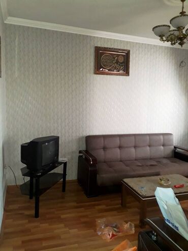 Uzunmüddətli kirayə mənzillər: 20 yanvar metrosu yaxınlığı 5 mərtəbəli binanın 4-cü mərtəbəsi ümumi — 1