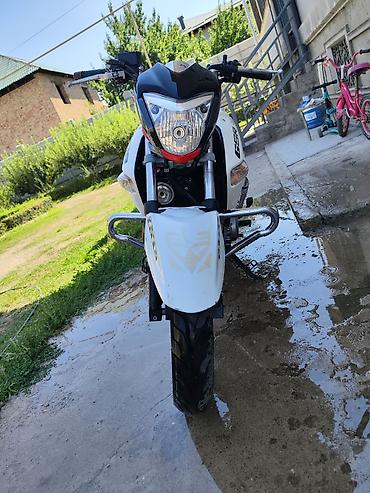 мото 300: Мотоцикл Suzuki GSR 250 (Inazuma) в стиле naked. Мотоцикл в хорошем — 5