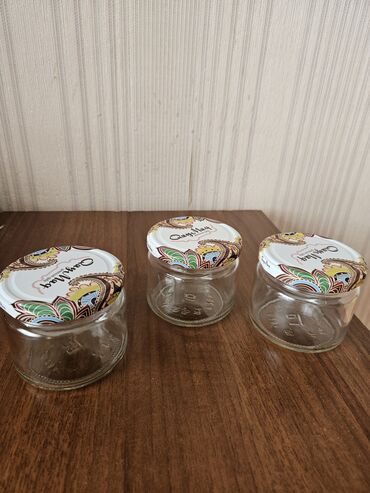 Balonlar, bankalar: Təcili. Yaxşı veziyyetde 330 qramlıq bankalar satılır.Bir bankanın — 5