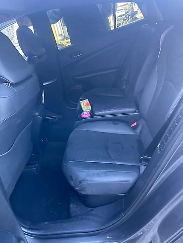 Toyota: Toyota Prius: 2019 г., 1.8 л, Автомат, Гибрид, Седан — 5