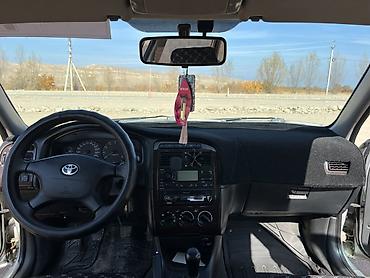 январи 5 1: Toyota Avensis: 2002 г., 1.8 л, Механика, Бензин, Универсал — 8