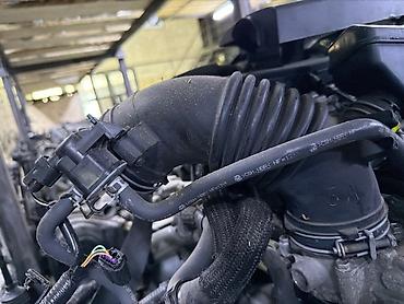 Трубки, патрубки, шланги: Патрубок воздушного фильтра Toyota Camry Оригинальный патрубок — 2