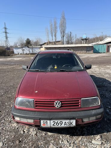 Унаа сатуу: Volkswagen Vento: 1992 г., 1.8 л, Механика, Бензин, Седан