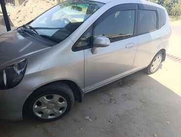 авто в рассрочку без первоначального взноса: Honda Fit: 1.3 л, Вариатор, Бензин
