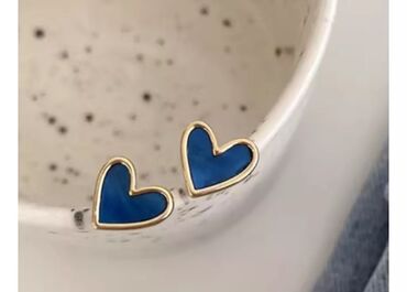серьги гвоздики с жемчугом: Великолепные серьги гвоздики, форме сердца (синее)