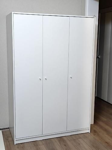 Продаю оригинальный гардероб IKEA KLEPPSTAD на 3 двери, белого цвета