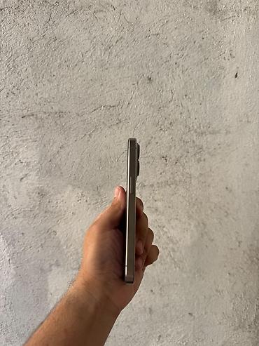samsun a17: IPhone 15 Pro, Natural Titanium, Face ID — 3