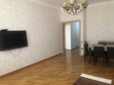 Uzunmüddətli kirayə mənzillər: Nərimanov metrosuna yaxın Heydər Əliev mərkəzinə yaxın 17 mertebeli — 4