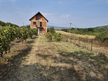 Prodaja zemljišta: Prodajem useljivu kuću u selu Katun Aleksinac
cena je 80000 eura