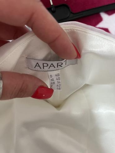 patike s: Bela svečana haljina brenda APART, bez bretela, elegantnog i — 4