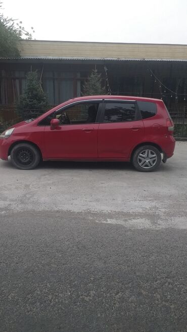 машина которгуч: Honda Fit: 2002 г., 1.3 л, Вариатор, Бензин, Хетчбек