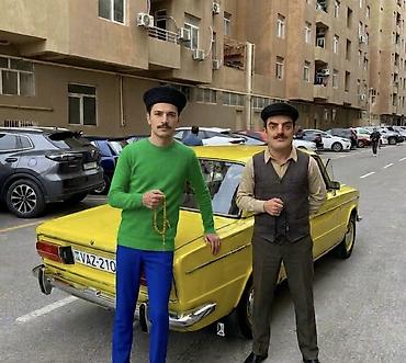 блендер 3 в 1: Baldi Və Hello Neighbour İstənilən personaj 3 kadrlığ Video — 1