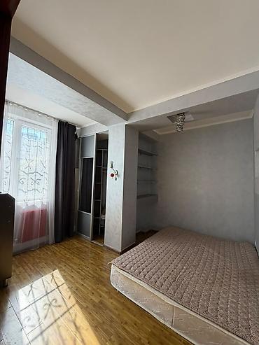южные мкр: 4 комнаты, 149 м², 12 соток, Бишкек, 7 мкр Агентство недвижимости — 7