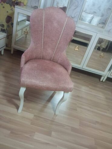 Qonaq otağı dəstləri: Yeni, Dolab, Komod, Masa və oturacaqlar — 2