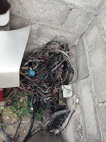 Другие детали кузова: Запчасти Audi (вероятно Audi 80/90 B3/B4, седан/универсал) — разбор — 5