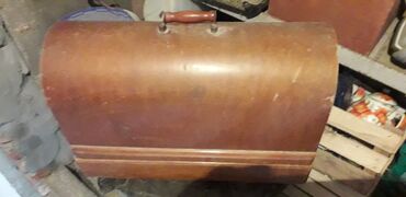 mebel qapi: Köhnə tikiş maşını