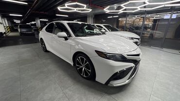 Toyota: Toyota Camry: 2018 г., 2.5 л, Автомат, Гибрид, Седан