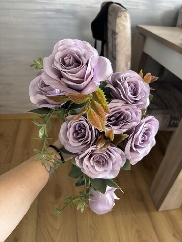 Ruža: Buket svilenih dekorativnih ruža – više varijanti.Ukoliko kupite vise na lalafo.rs — 7 Ruža: Buket svilenih dekorativnih ruža – više varijanti.Ukoliko kupite vise — 7