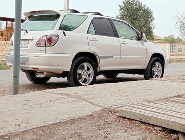 7 nəfərlik avtomobillər: Lexus RX: 3 l | 2000 il Ofrouder/SUV