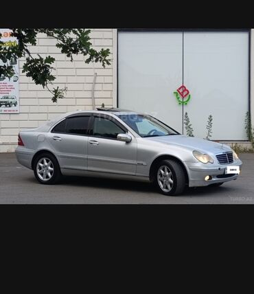 Mercedes-Benz: Mercedes-Benz C-Sinif sedan, gümüş rəng. Kuzov: 4 qapılı, aerodinamik — 1
