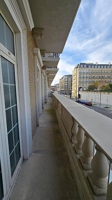 şu: Satılır 4 otaqlı yeni tikili 145 m², Ağ şəhər q. Kateqoriya Yeni — 10