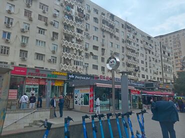 Kirayə mənzillər: Salam. Ev uzunmuddetli verilir. Hezi Aslanov metrosunun düz çıxışında