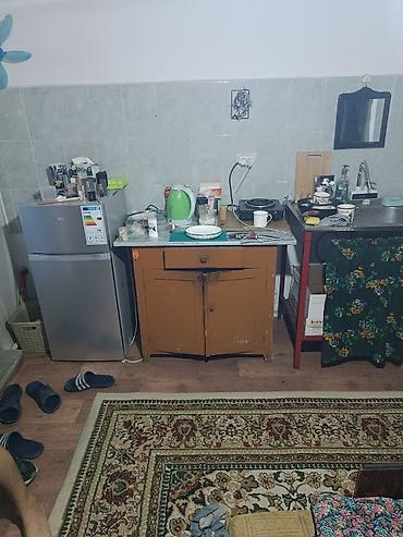 Бөлмөлөр: Сдаётся небольшая комната-студия с базовым оснащением. Планировка и — 1