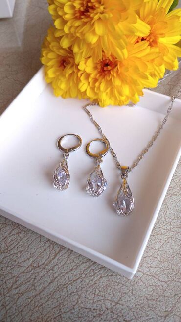dove set neseser: Set: Earrings, Necklace, Pendant, Material: Silver