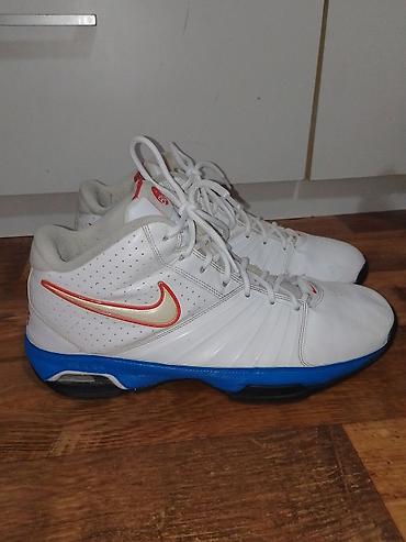 Patike: Nike košarkaške patike – beli gornjište sa plavo‑crnim đonom i — 9