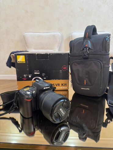 Nikon D90 rəqəmsal güzgü əksli fotoaparatı ilə birlikdə 18-105mm VR