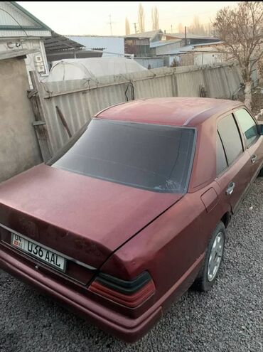 дом на калеса: Mercedes w124 дизель механика 5 ступка. объем 2.3 дизель простой