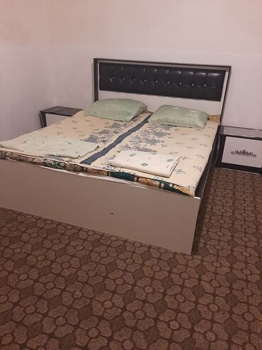 agdas kiraye evler: 28 də bir böyük otaqlı ev kirayə verilir,komunal daxil,vayfay var,dəri