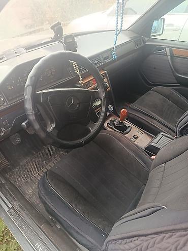 комбин: Mercedes-Benz E-Class: 1992 г., 2 л, Механика, Бензин, Универсал — 7