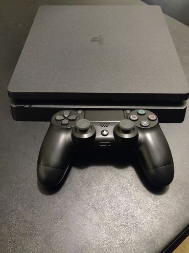 PS4 (Sony PlayStation 4): Playstation 4 slim 861 gb полном идеал есть три джойстика у одного