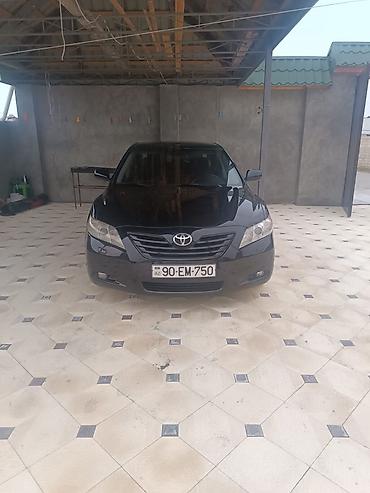 pirus 50 kuza: Toyota Camry sedan - Korpus: qara rəng, 4 qapı - Mühərrik: benzin, ön — 1