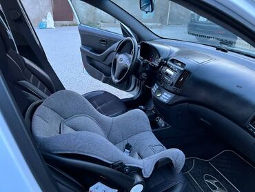 Hyundai: Hyundai Elantra: 2 l | 2008 il Sedan — 10