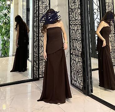 Qadın geyimləri: Qəhvəyi rəngdə zərif gecə/libas - Model: strapless (çiyinsiz), düz — 2