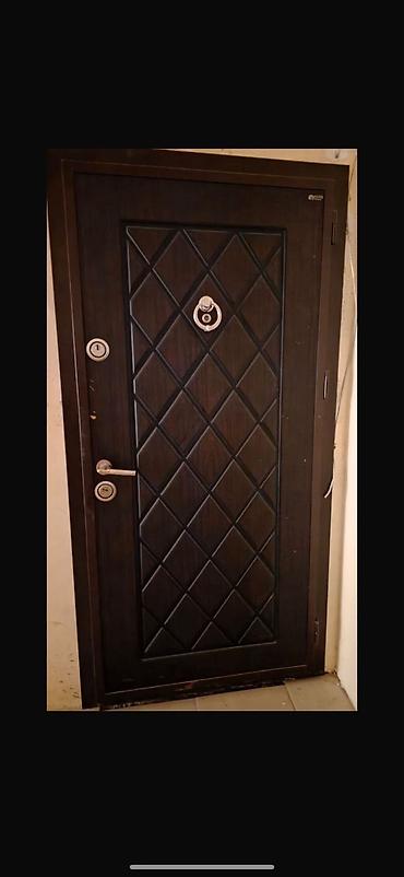 Seyf qapi 210/96sm 220azn Xirdalan 0014 leli Seyf qapı – 210×96