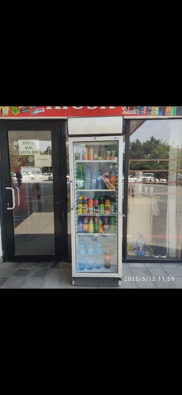 Vitrin soyuducu satılır 480 azn. Ünvan Əhmədli 4292 Ayten🌛